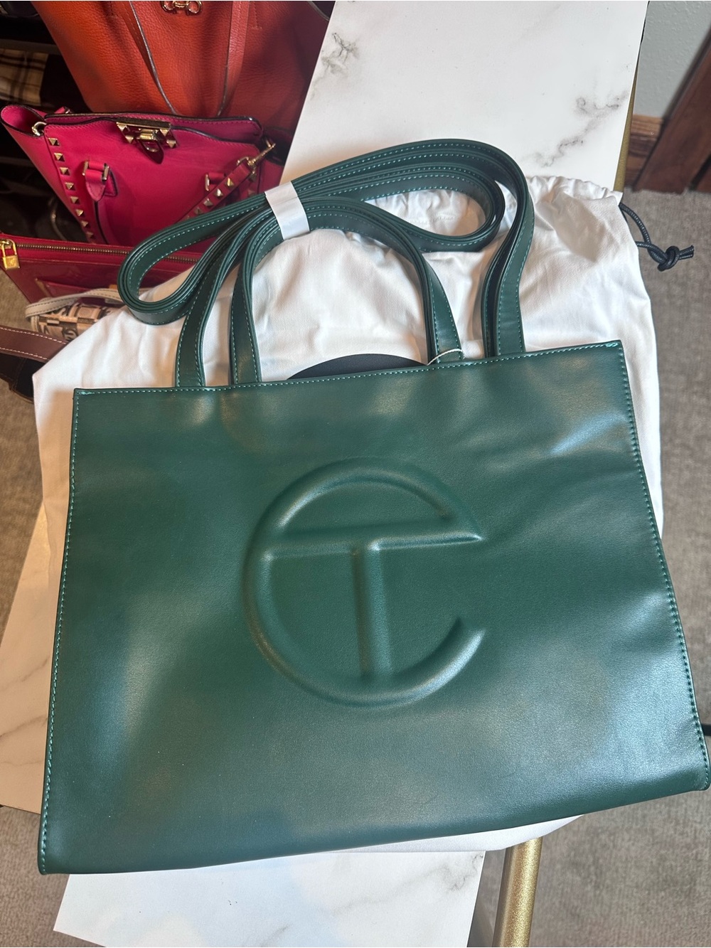 Telfar - MEDIUM DARK OLIVE TOTE
Shopping Bag Vegan Leather